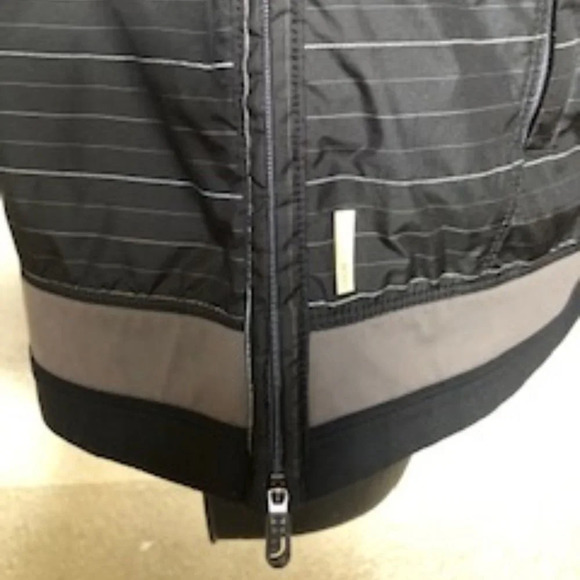 Lole Performance Hooded Striped Full Zip Windbreaker Jacket Black + Grey Sz L - Picture 6 of 7
